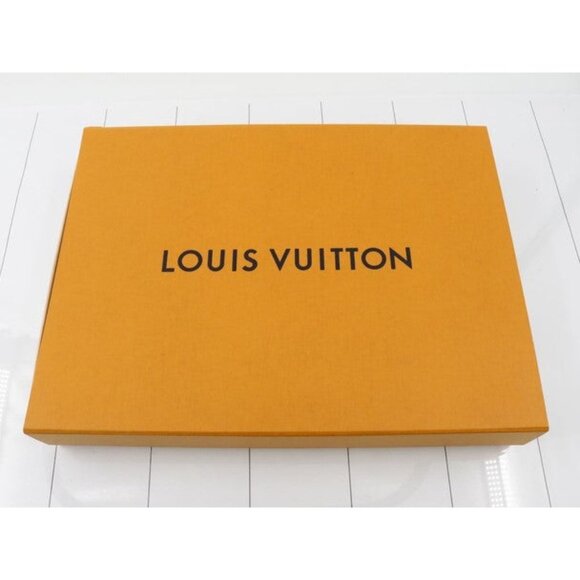 Louis Vuitton Monogram Wool Knit Scarf - Picture 4 of 6